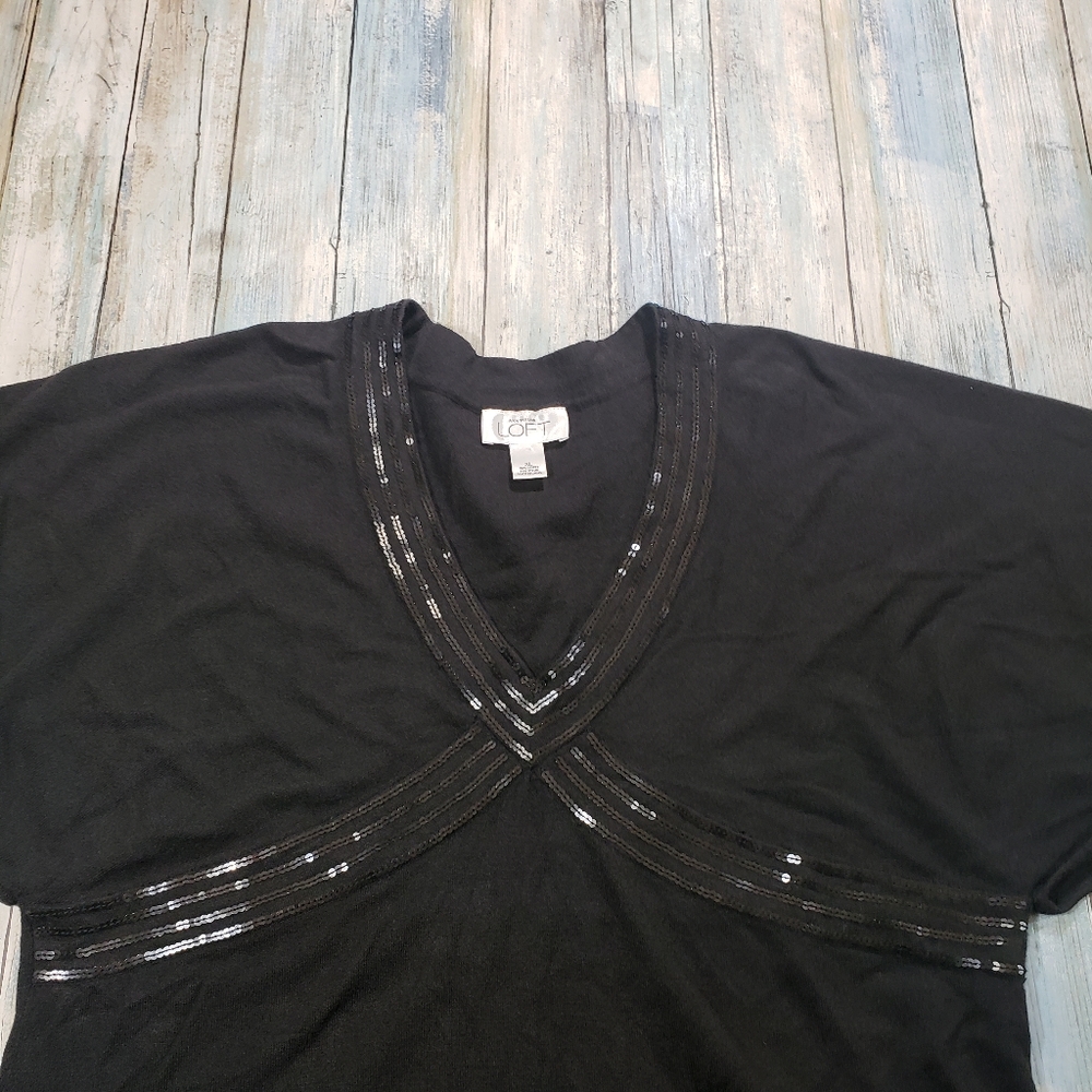 Ann Taylor LOFT Top. - Picture 7 of 13